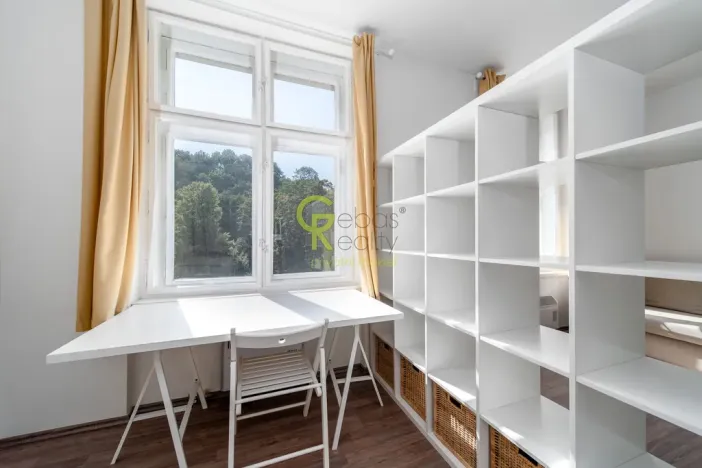 Pronájem bytu 1+kk, Praha, Jaromírova, 37 m2