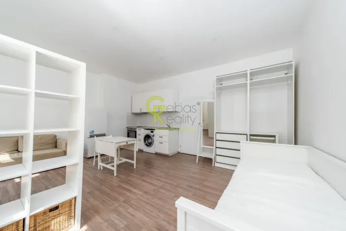 Pronájem bytu 1+kk, Praha, Jaromírova, 37 m2