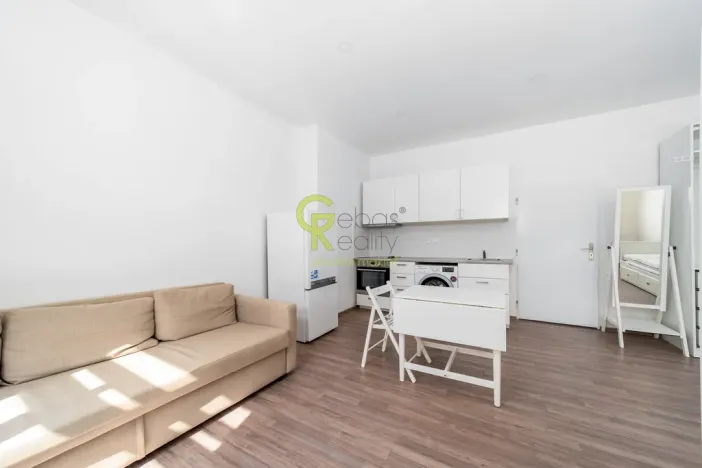 Pronájem bytu 1+kk, Praha, Jaromírova, 37 m2
