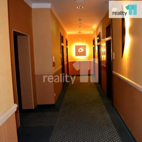 Pronájem kanceláře, Karlovy Vary - Dvory, Chebská, 33 m2