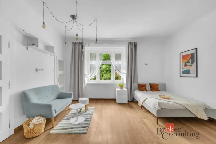 Prodej bytu 1+kk, Praha - Bubeneč, N. A. Někrasova, 50 m2