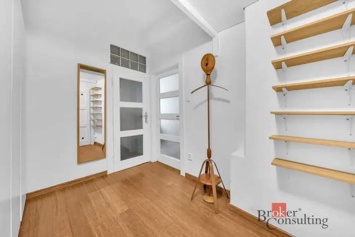 Prodej bytu 1+kk, Praha - Bubeneč, N. A. Někrasova, 50 m2