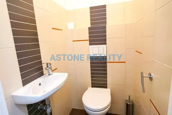 Pronájem bytu 2+kk, Praha - Vršovice, Košická, 69 m2