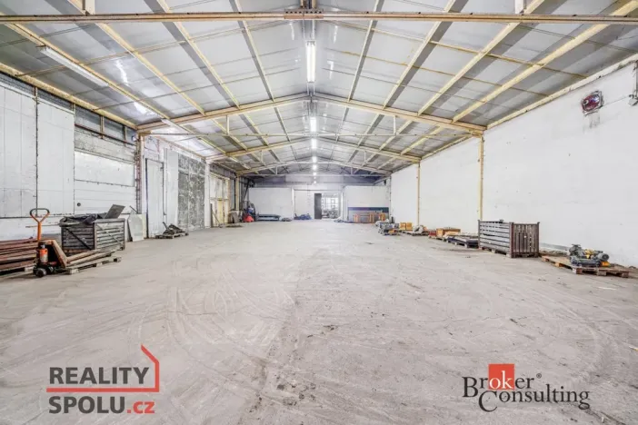 Pronájem skladu, Břasy, 980 m2