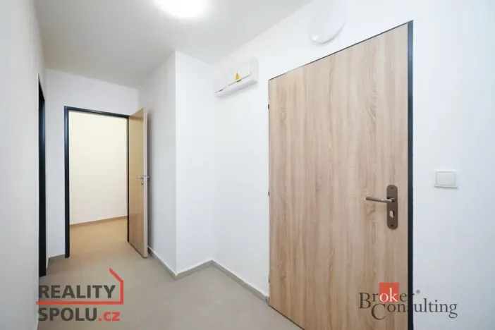 Pronájem bytu 2+kk, Mlékojedy, 51 m2