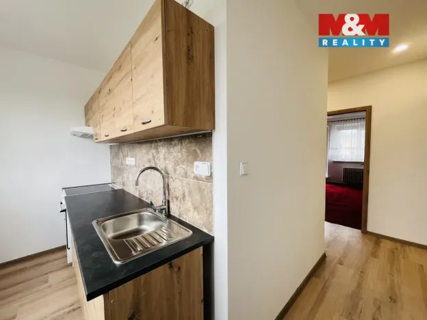 Pronájem bytu 3+1, Zlín - Malenovice, Chelčického, 67 m2