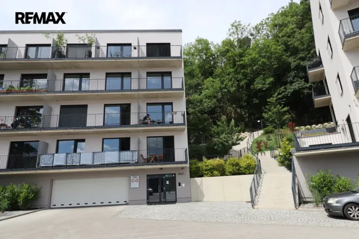 Pronájem bytu 1+kk, Praha - Hlubočepy, Na Zlíchově, 26 m2