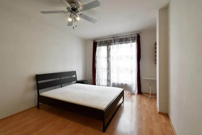 Pronájem bytu 2+kk, Praha - Holešovice, V háji, 55 m2