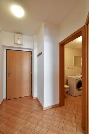 Pronájem bytu 2+kk, Praha - Holešovice, V háji, 55 m2