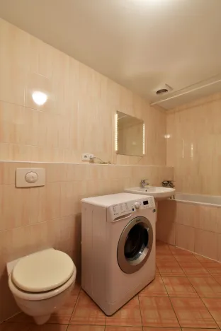 Pronájem bytu 2+kk, Praha - Holešovice, V háji, 55 m2