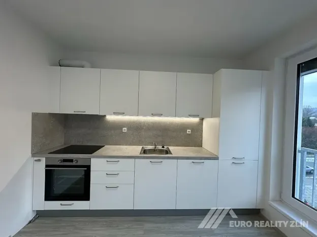Pronájem bytu 1+kk, Otrokovice, tř. Spojenců, 26 m2