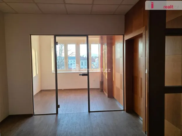 Pronájem kanceláře, Frenštát pod Radhoštěm, Horní, 250 m2