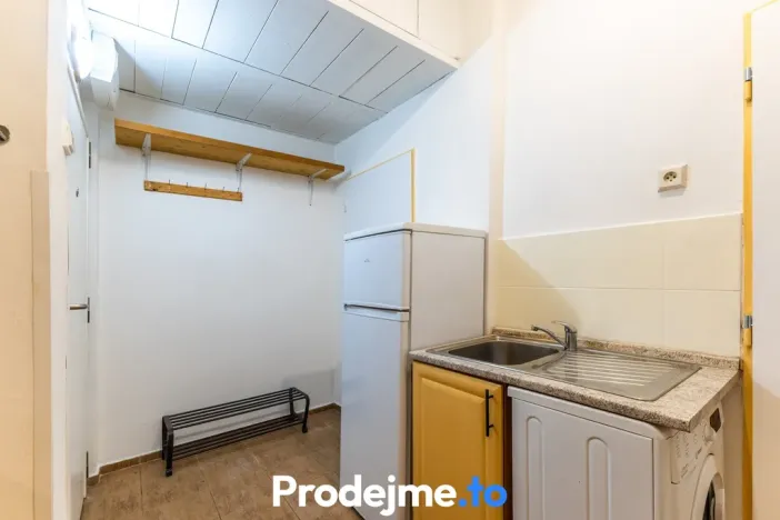 Pronájem bytu 2+kk, Praha - Žižkov, Hartigova, 41 m2