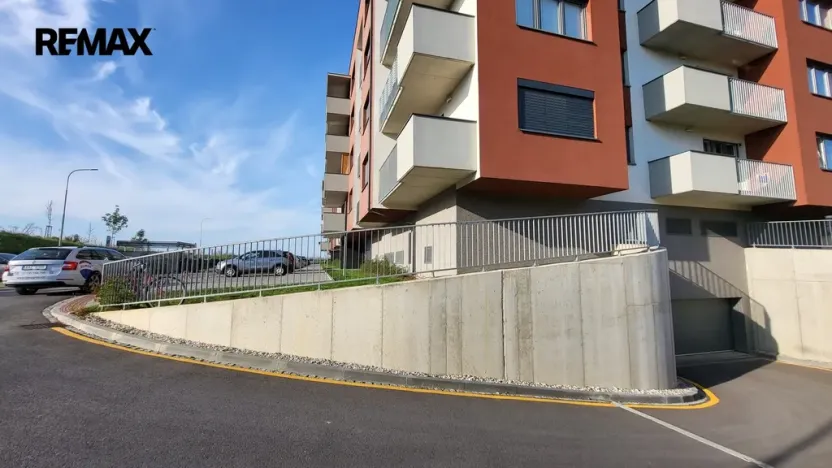 Pronájem garážového stání, Olomouc - Řepčín, Aloise Rašína, 12 m2