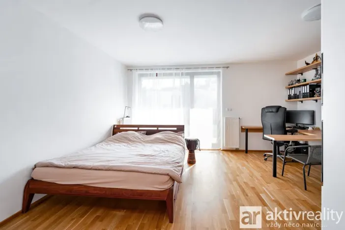 Pronájem bytu 1+kk, Praha - Modřany, Provázkova, 38 m2