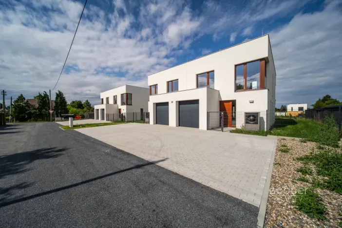 Pronájem rodinného domu, Ohrobec, Na širokém I, 171 m2