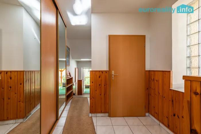 Prodej vícegeneračního domu, Kraslice, Pod nádražím, 259 m2