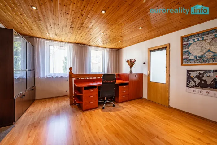 Prodej vícegeneračního domu, Kraslice, Pod nádražím, 259 m2