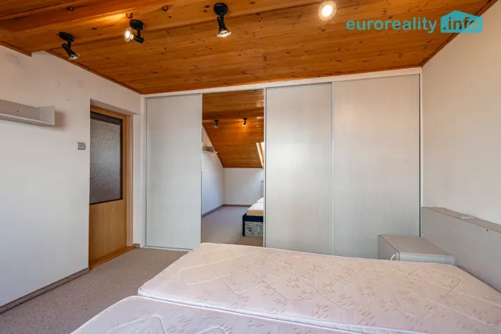 Prodej vícegeneračního domu, Kraslice, Pod nádražím, 259 m2