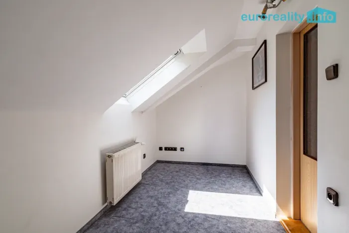 Prodej vícegeneračního domu, Kraslice, Pod nádražím, 259 m2