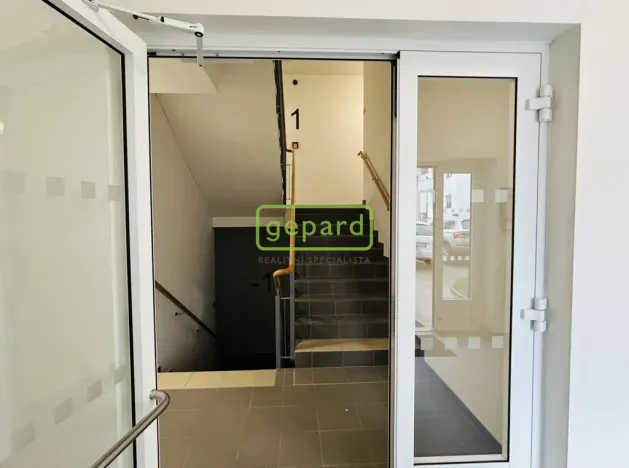 Pronájem bytu 2+kk, Praha, Arnošta Staňka, 31 m2