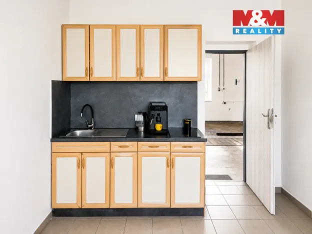 Pronájem skladu, Mělník, Kokořínská, 223 m2