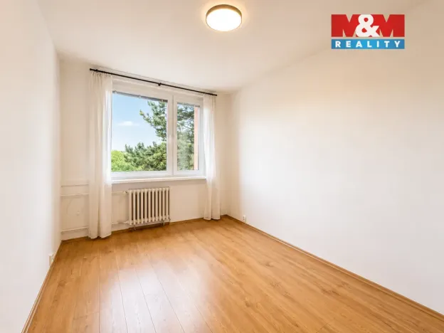 Pronájem bytu 2+kk, Praha - Petrovice, Kurčatovova, 43 m2