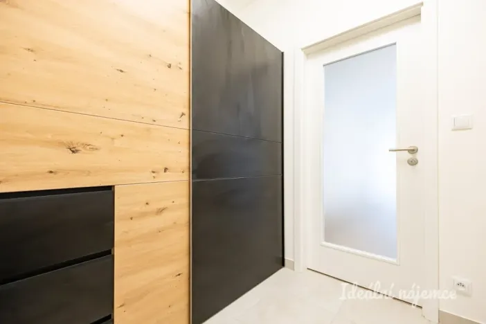 Pronájem bytu 1+kk, Praha - Vysočany, Gerstelova, 37 m2