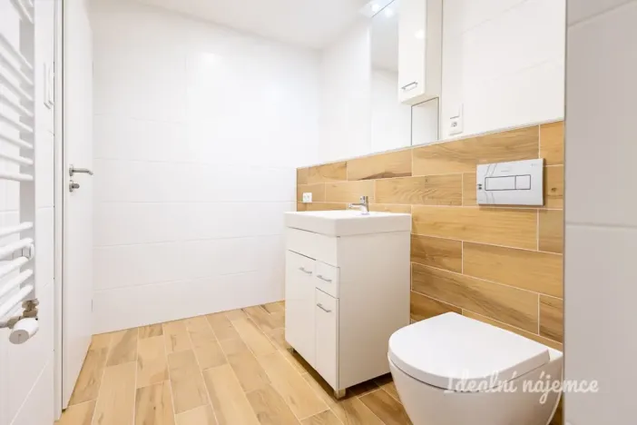 Pronájem bytu 1+kk, Praha - Vysočany, Gerstelova, 37 m2