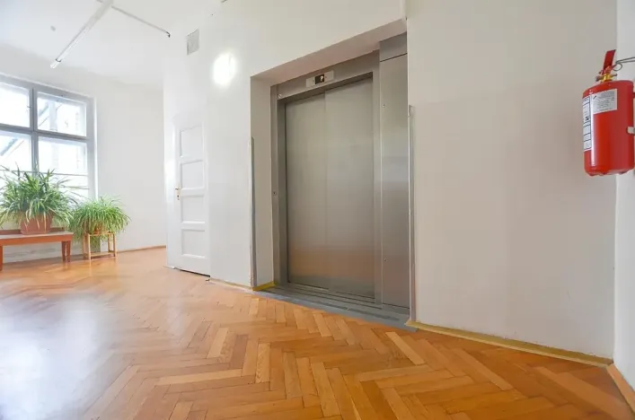 Pronájem kanceláře, Praha - Nové Město, Senovážné náměstí, 12 m2