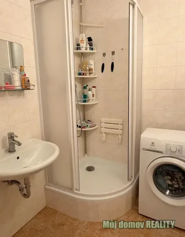 Pronájem bytu 2+kk, Praha - Strašnice, Krupská, 42 m2