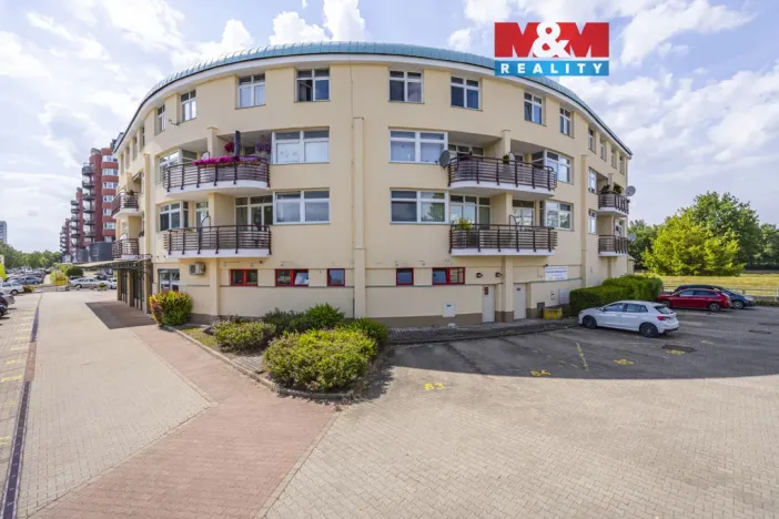 Pronájem bytu 2+kk, Pardubice - Zelené Předměstí, nábřeží Závodu míru, 48 m2