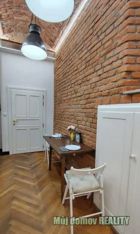 Pronájem bytu 1+1, Praha - Nové Město, Hálkova, 38 m2