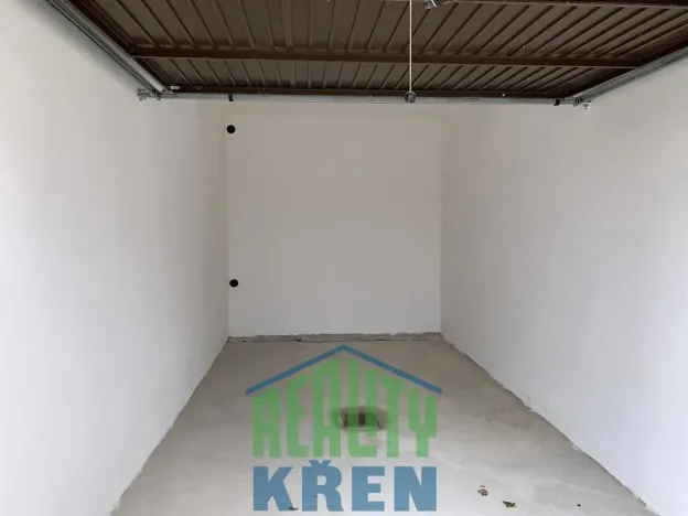 Pronájem garáže, Praha - Smíchov, Podbělohorská, 15 m2
