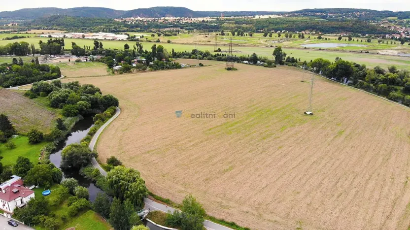 Prodej pole, Praha, 12961 m2