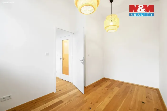 Pronájem bytu 2+kk, Praha - Vinohrady, Perucká, 37 m2