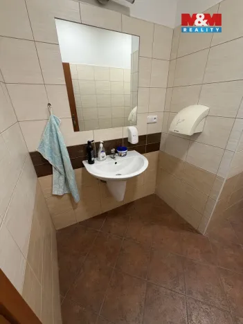 Pronájem kanceláře, Kroměříž, Kotojedská, 133 m2