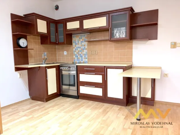 Pronájem bytu 1+kk, Hradec Králové - Třebeš, Ve Stromovce, 31 m2