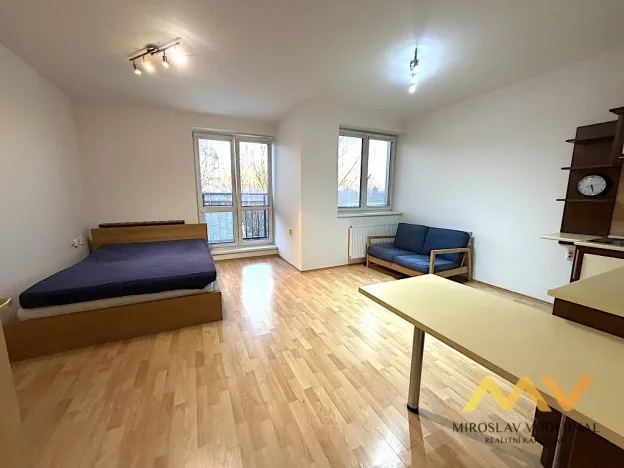 Pronájem bytu 1+kk, Hradec Králové - Třebeš, Ve Stromovce, 31 m2