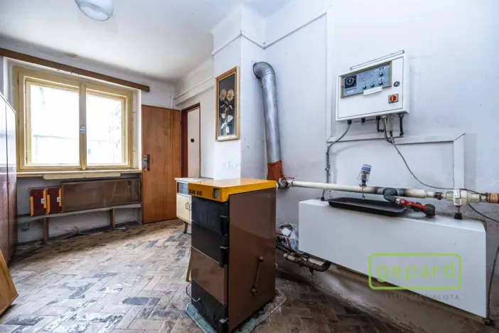 Prodej rodinného domu, Hostivice, Husovo náměstí, 66 m2