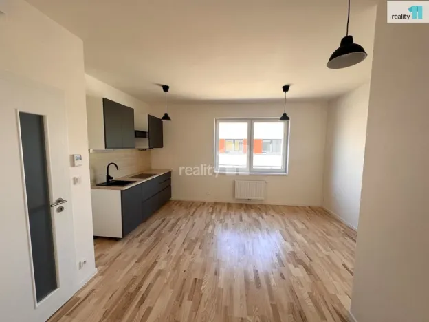 Pronájem bytu 1+kk, Dobřichovice, Randova, 34 m2