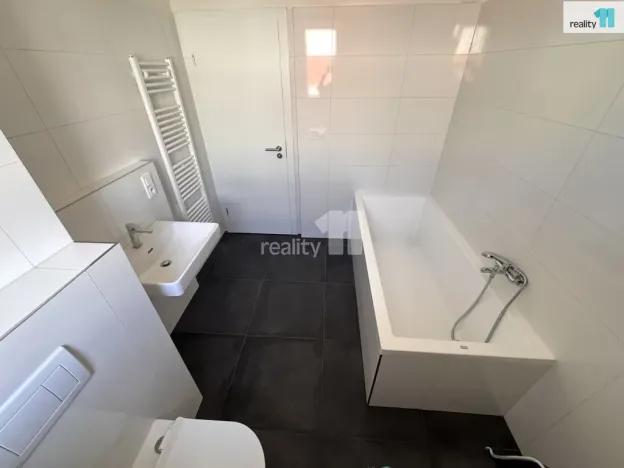 Pronájem bytu 1+kk, Dobřichovice, Randova, 34 m2