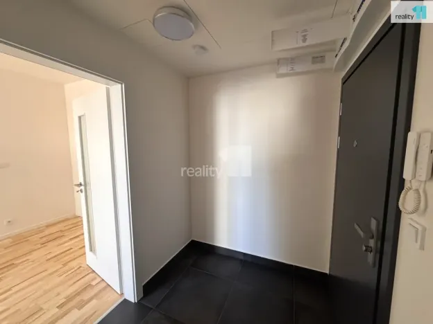 Pronájem bytu 1+kk, Dobřichovice, Randova, 34 m2