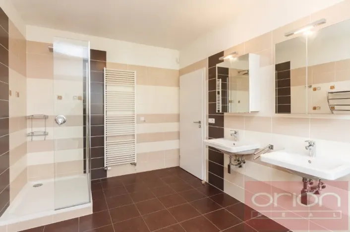 Pronájem rodinného domu, Průhonice, Pod Valem II., 350 m2