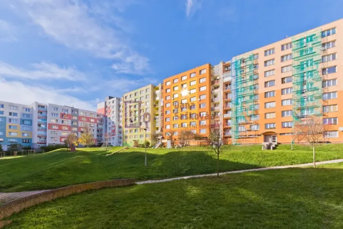 Pronájem bytu 2+kk, Jindřichův Hradec - Jindřichův Hradec III, sídliště Vajgar, 42 m2