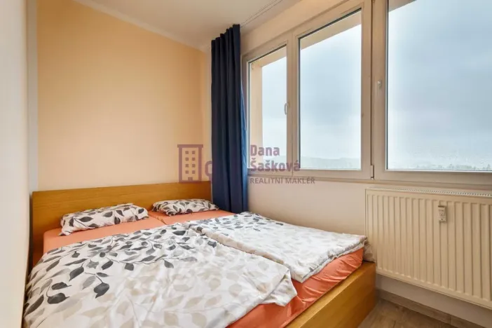 Pronájem bytu 2+kk, Jindřichův Hradec - Jindřichův Hradec III, sídliště Vajgar, 42 m2