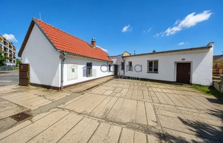 Pronájem obchodního prostoru, Praha, Semanského, 140 m2