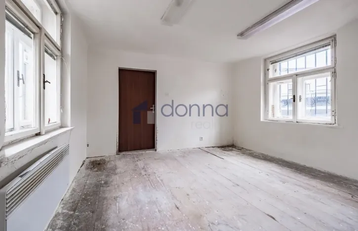 Pronájem obchodního prostoru, Praha, Semanského, 140 m2