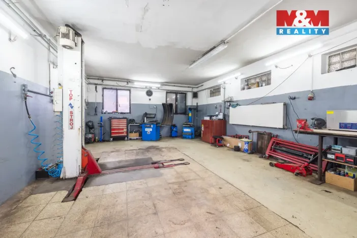 Prodej garáže, Vsetín, Nepřejov, 240 m2
