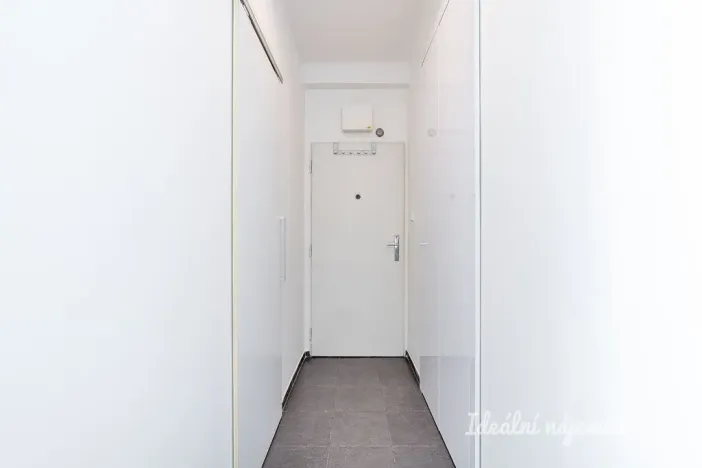 Pronájem bytu 2+kk, Praha, Argentinská, 44 m2